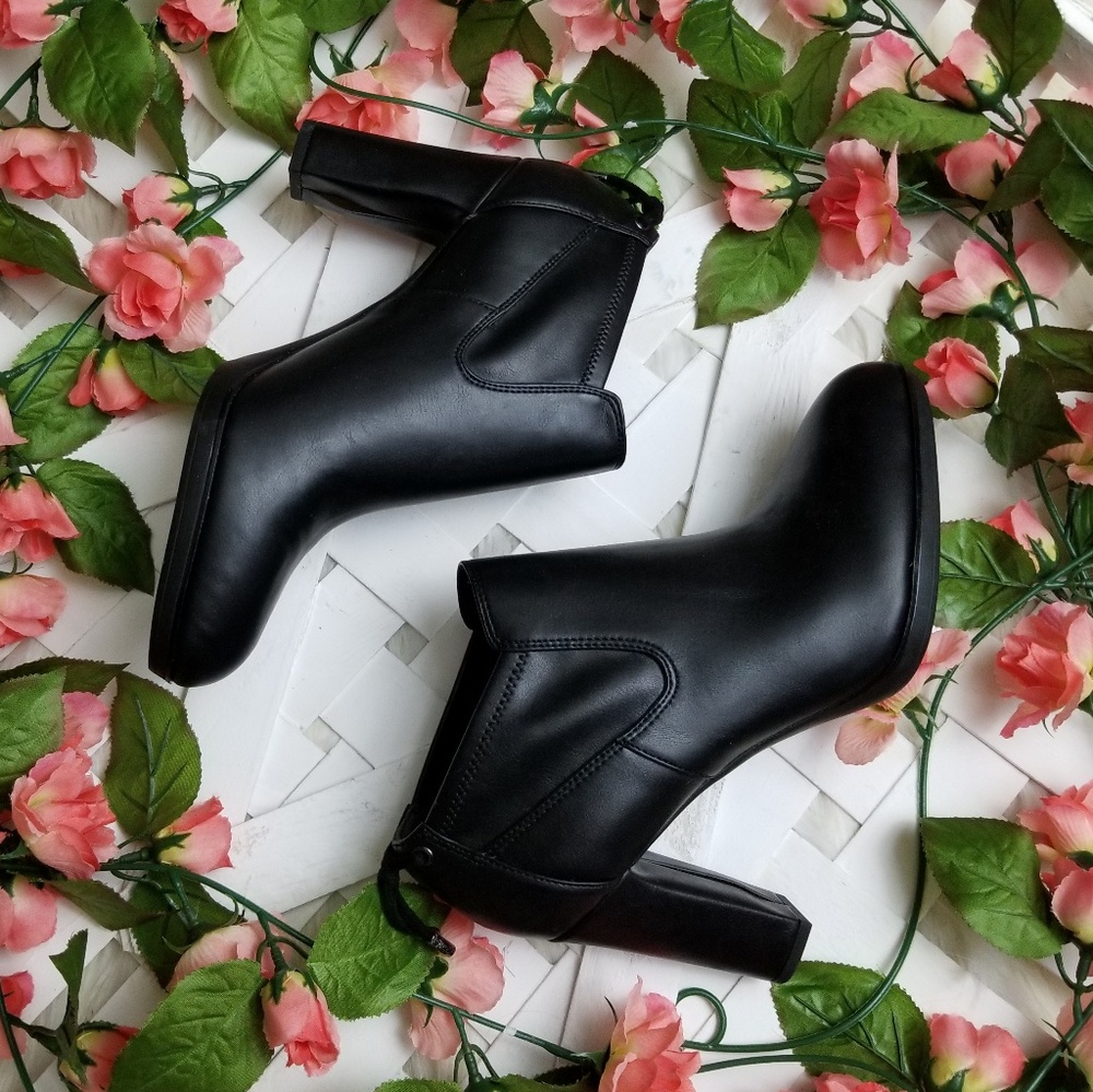 Franco Sarto size 10 black booties - Picture 7 of 7